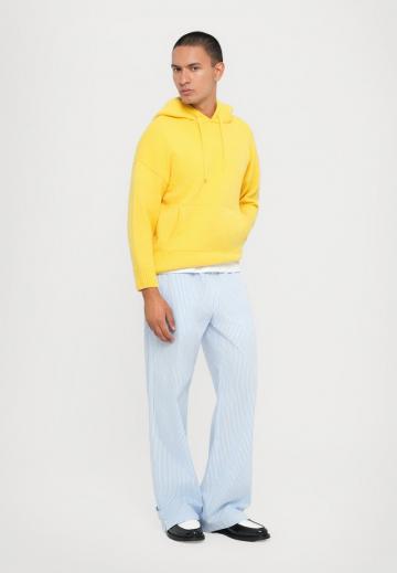 Пуловер с капюшоном