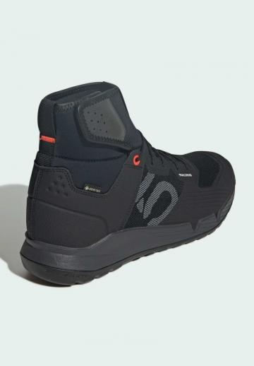 Гандбольные кроссовки