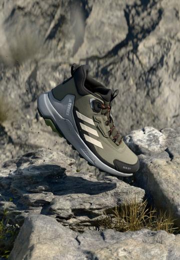 Походные ботинки