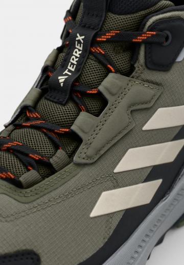 Походные ботинки