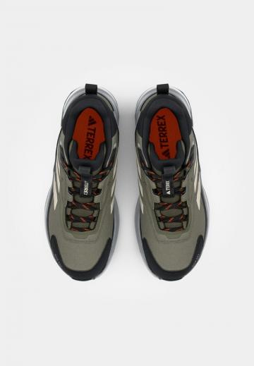 Походные ботинки