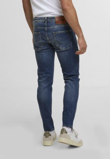 Узкие джинсы