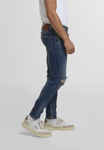 Узкие джинсы