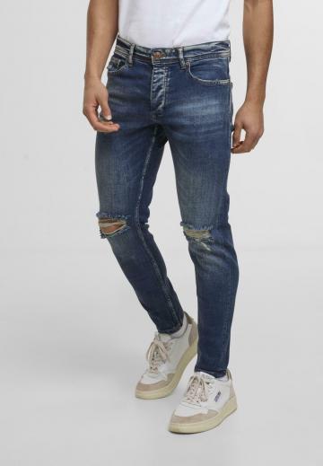 Узкие джинсы