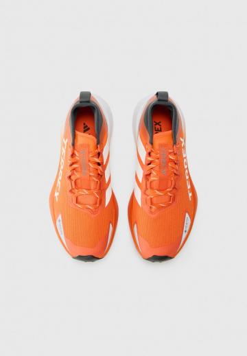 Беговые кроссовки