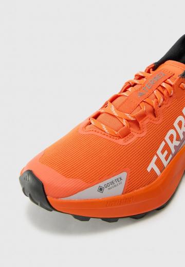 Беговые кроссовки