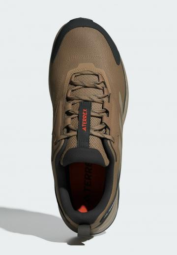 Походные кроссовки