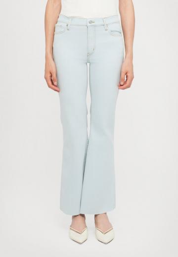 Клешеные джинсы