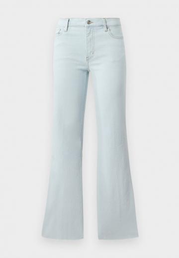 Клешеные джинсы