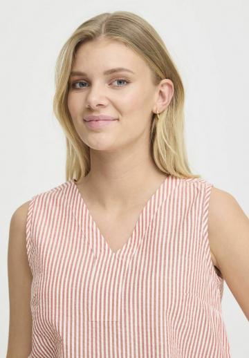 Блузка без рукавов