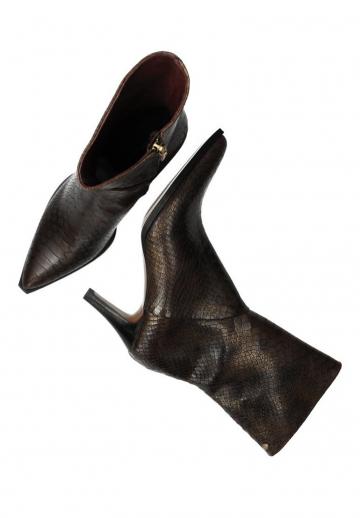 Полусапожки на высоком каблуке