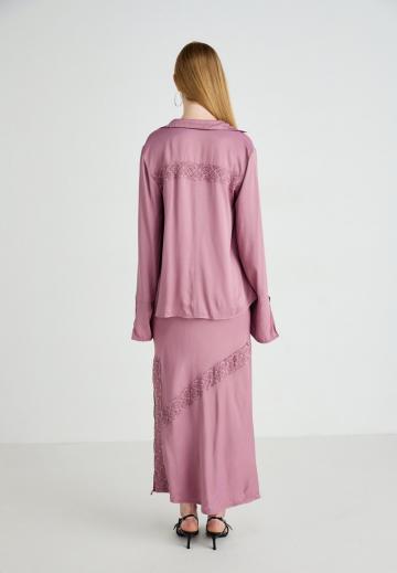 Атласная блузка