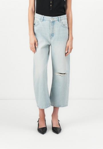 Короткие джинсы