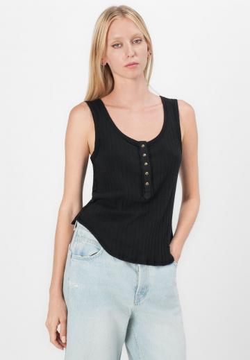 Короткие джинсы