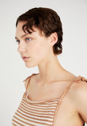 Топ на бретельках