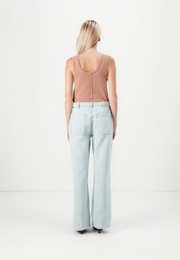 Свободные джинсы