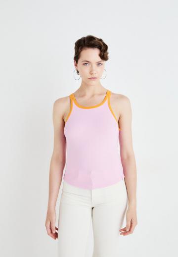 Топ на бретельках