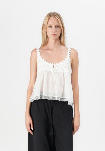 Топ на бретельках