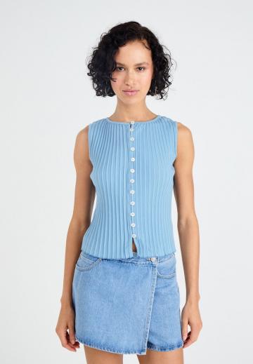 Джинсовая жилетка