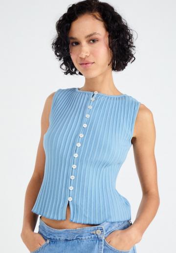 Джинсовая жилетка