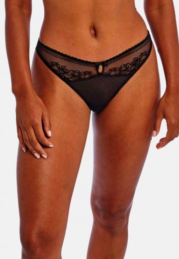 Трусы на бедрах