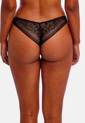 Трусы на бедрах