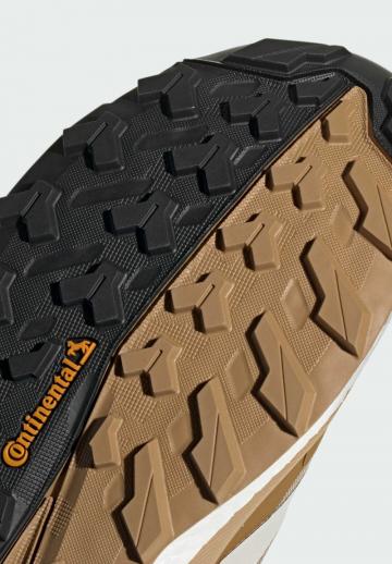 Походные кроссовки