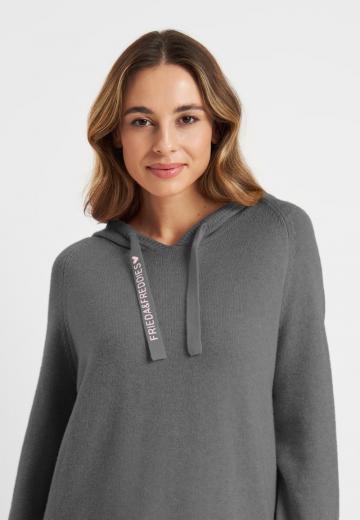 Пуловер с капюшоном