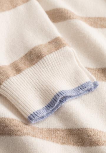 Пуловер с капюшоном