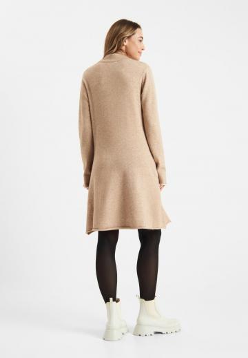 Вязаное платье