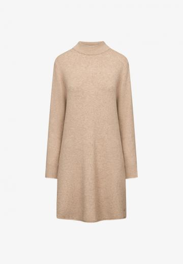 Вязаное платье