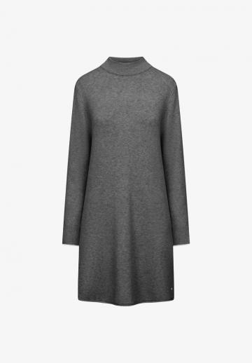 Вязаное платье