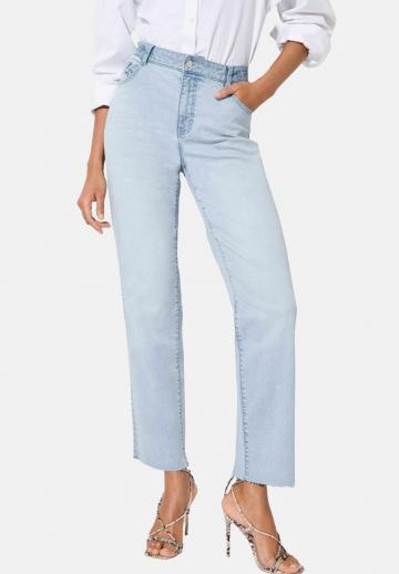 Прямые джинсы