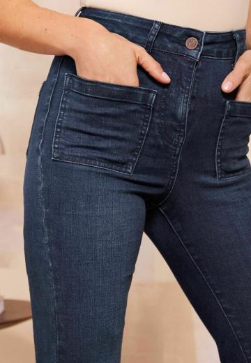 Клешеные джинсы