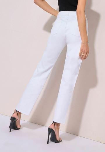 Прямые джинсы