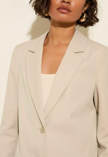 Короткое пальто