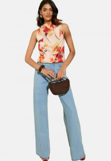 Блузка без рукавов