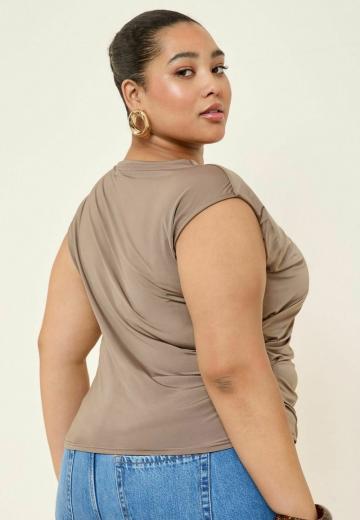 Блузка без рукавов