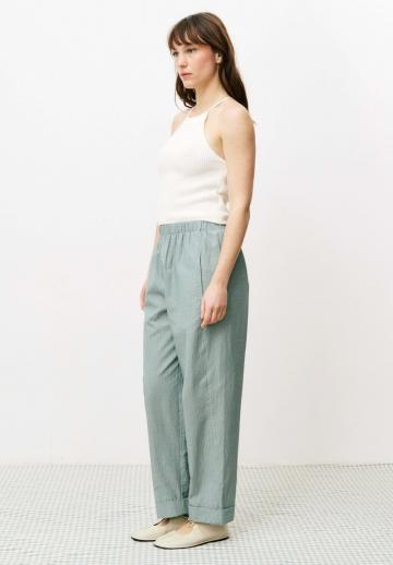 Топ на бретельках