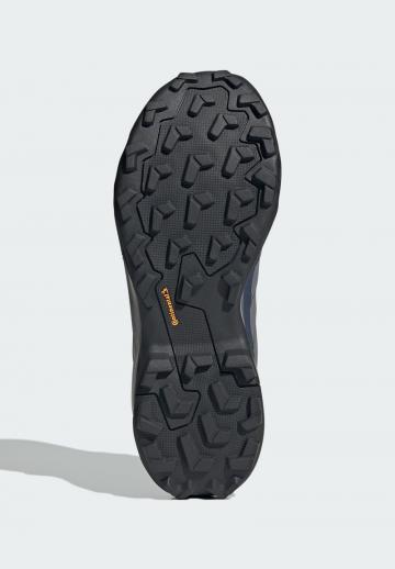 Походные кроссовки