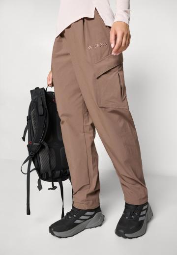 Спортивные штаны