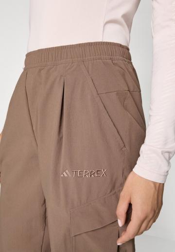 Спортивные штаны