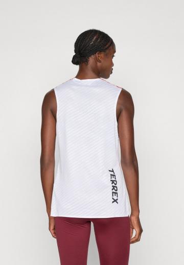 Спортивный топ