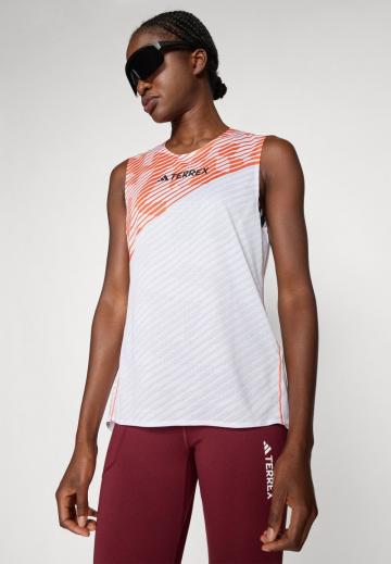 Спортивный топ