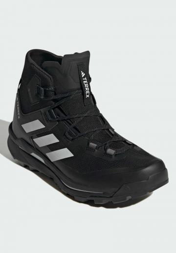 Походные ботинки