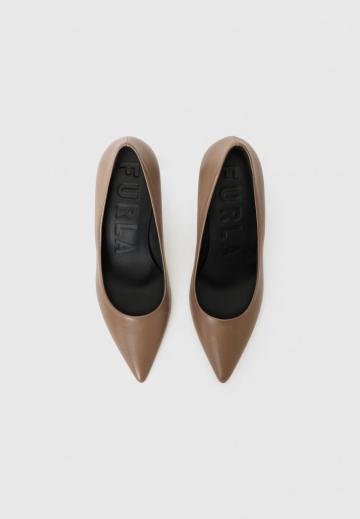 Туфли на высоком каблуке