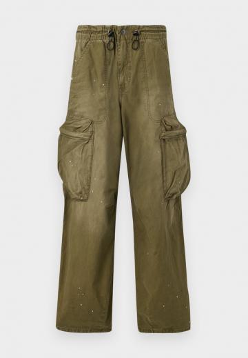 Брюки с накладными карманами