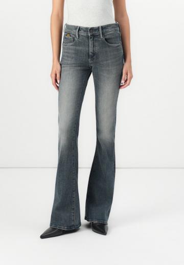 Клешеные джинсы