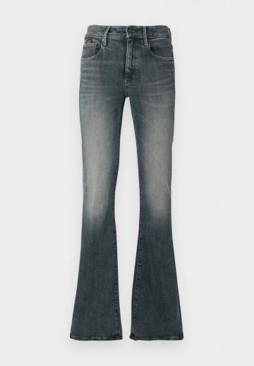 Клешеные джинсы