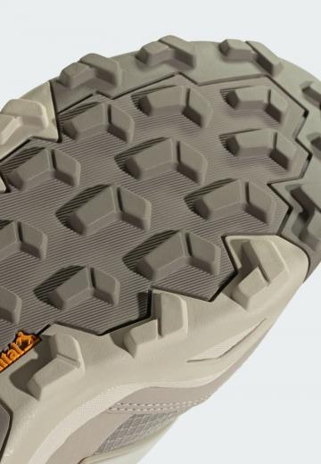 Походные кроссовки